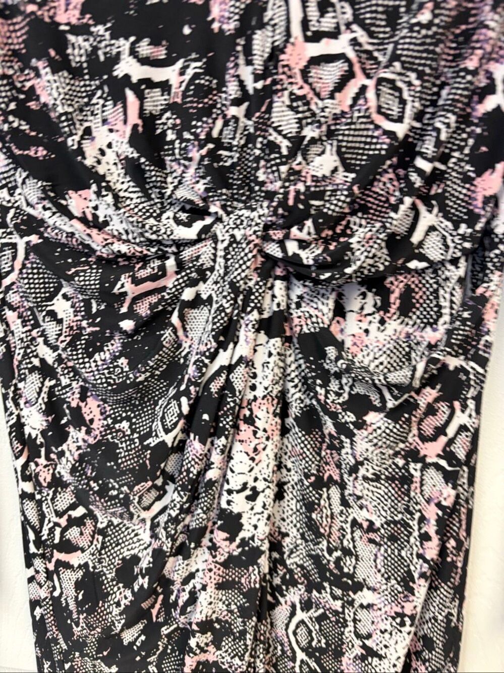 Snakeskin Patterned Maxi Dress - Picture 4 of 9
